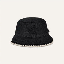 Load image into Gallery viewer, WOMEN'S UGGFLUFF SCALLOPED HAT
