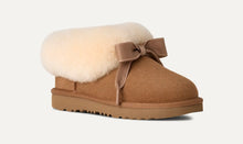 Load image into Gallery viewer, KIDS' BAILEY SLIPPER-SIDE-VIEW
