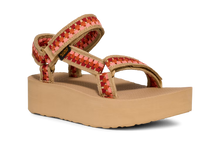 Load image into Gallery viewer, FLATFORM-UNIVERSAL-CROCHET-SANDAL-SIDE-VIEW
