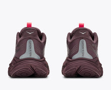 Load image into Gallery viewer, WOMEN'S CLIFTON 11 GTX
