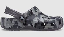 Load image into Gallery viewer, KIDS CLASSIC CAMO CLOG
