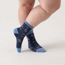 Load image into Gallery viewer, WOMEN'S FOLIAGE CREW SOCK
