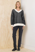 Load image into Gallery viewer, HONEYCOMB KNIT V NECK SWEATER
