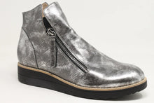 Load image into Gallery viewer, OHMY WEDGE METALLIC BOOT
