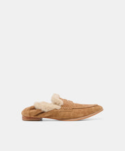 Load image into Gallery viewer, CLOEY PLUSH LOAFERS
