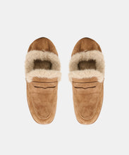 Load image into Gallery viewer, CLOEY PLUSH LOAFERS
