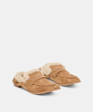 Load image into Gallery viewer, CLOEY PLUSH LOAFERS
