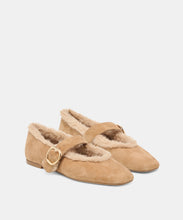 Load image into Gallery viewer, MELLA PLUSH BALLET FLATS
