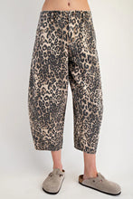 Load image into Gallery viewer, LEOPARD-PANTS-FRONT-VIEW
