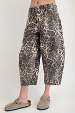Load image into Gallery viewer, LEOPARD PANTS

