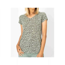 Load image into Gallery viewer, WOMEN´S CHEETAH PRINT T-SHIRT
