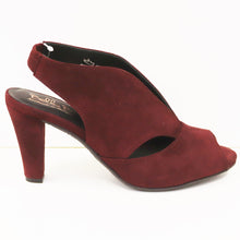 Load image into Gallery viewer, V-CUT SLING BACK HEEL
