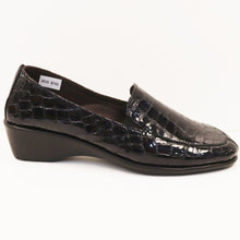 Load image into Gallery viewer, PATENT LOAFER
