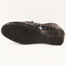 Load image into Gallery viewer, PATENT LOAFER
