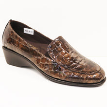 Load image into Gallery viewer, PATENT LOAFER
