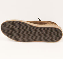 Load image into Gallery viewer, SUEDE CHUKKA
