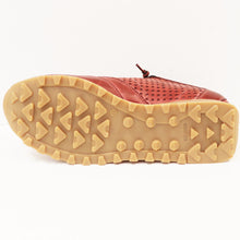 Load image into Gallery viewer, SLIP-ON SNEAKER
