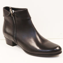 Load image into Gallery viewer, STEF 03
