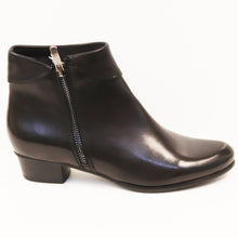 Load image into Gallery viewer, STEF 03
