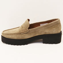 Load image into Gallery viewer, CARRERA
