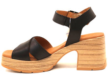 Load image into Gallery viewer, PLATFORM HEEL SANDAL
