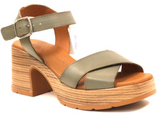 Load image into Gallery viewer, PLATFORM HEEL SANDAL
