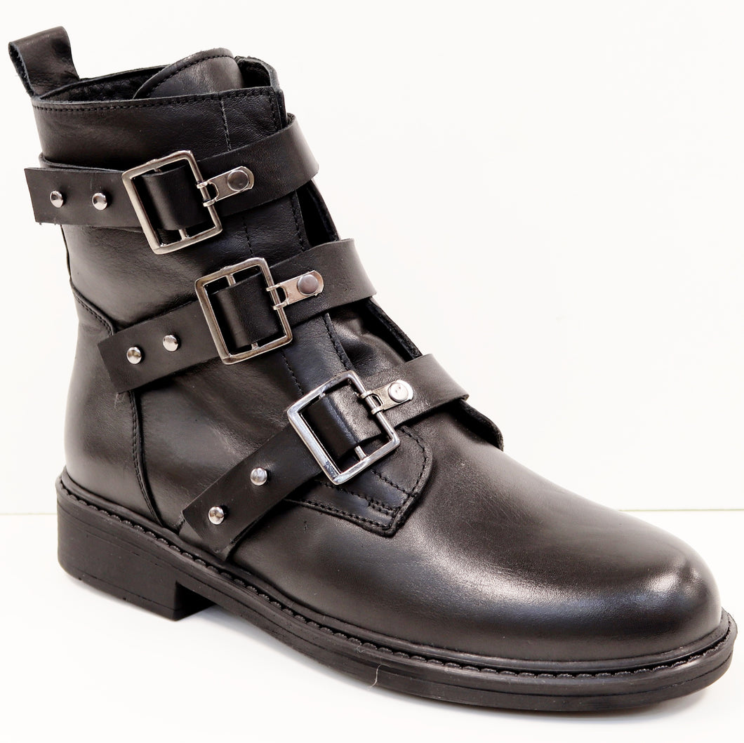 3 BUCKLE BOOTIE