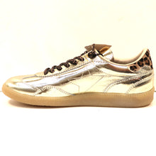 Load image into Gallery viewer, METALLIC STAR SNEAKER
