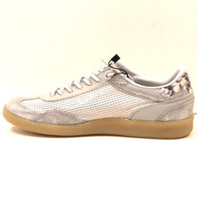 Load image into Gallery viewer, METALLIC STAR SNEAKER
