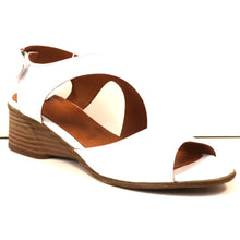 Load image into Gallery viewer, 1/4 STRAP SANDAL
