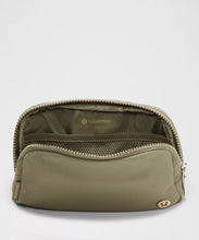 Load image into Gallery viewer, EVERYWHERE BELT BAG
