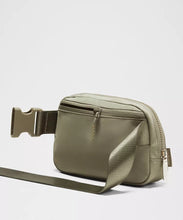 Load image into Gallery viewer, EVERYWHERE BELT BAG
