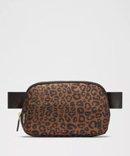 Load image into Gallery viewer, EVERYWHERE BELT BAG
