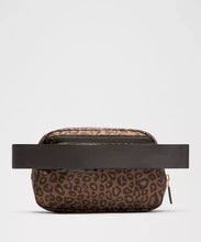 Load image into Gallery viewer, EVERYWHERE BELT BAG
