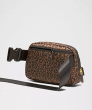 Load image into Gallery viewer, EVERYWHERE BELT BAG
