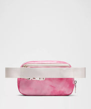 Load image into Gallery viewer, EVERYWHERE BELT BAG 1L

