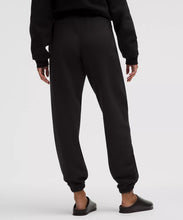 Load image into Gallery viewer, SCUBA MID-RISE OVERSIZED JOGGER
