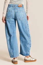 Load image into Gallery viewer, GOOD LUCK MID-RISE BARREL JEAN
