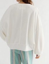 Load image into Gallery viewer, SKYLINE TEE
