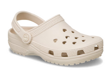Load image into Gallery viewer, KIDS' CLASSIC HEARTS CUT OUT CLOG
