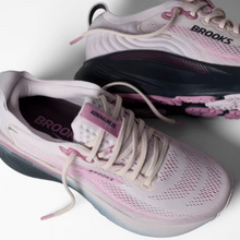 Load image into Gallery viewer, WOMEN'S ADRENALINE GTS 25

