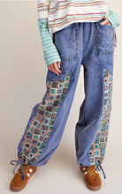 Load image into Gallery viewer, JAQUARD PRINT WASHED JEAN
