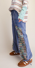 Load image into Gallery viewer, JAQUARD PRINT WASHED JEAN
