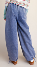 Load image into Gallery viewer, JAQUARD PRINT WASHED JEAN
