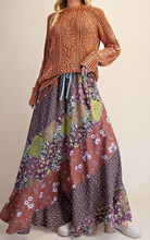 Load image into Gallery viewer, LONG SLEEVE FLOWER SWEATER
