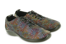 Load image into Gallery viewer, WOMEN’S ARCOPEDICO LANIN PALM BLACK VEGAN CASUAL SHOES
