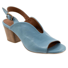 Load image into Gallery viewer, CLARE
