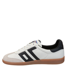 Load image into Gallery viewer, CLOUD 600 IN WHITE BLACK SNEAKERS
