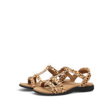 Load image into Gallery viewer, TROPHY 2
