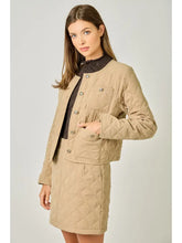 Load image into Gallery viewer, QUILTED JACKET
